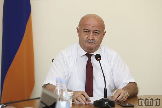Եթե ԲՀԿ-ն մտնի ԱԺ, թող բոլորը վերցնեն մանդատները, եթե ոչ, ապա պետք չէ վերցնել, ՔՊ-ն թող մենակ կառավարի. Հովիկ Աղազարյան