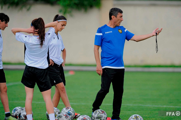 Հայաստանի կանանց ազգային հավաքականի հայտացուցակը ԱԱ 2023 որակավորման խմբային փուլի հանդիպումների համար