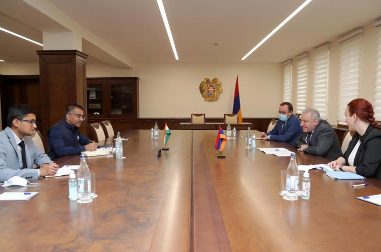 Վաղարշակ Հարությունյանն ու ՀՀ-ում Հնդկաստանի դեսպանը քննարկել են տարածաշրջանային անվտանգությանն առնչվող հարցեր