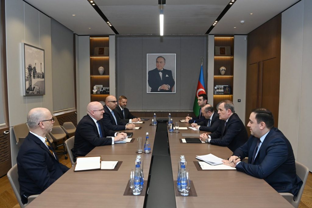 Байрамов и Рикер обсудили нормализацию отношений между Ереваном и Баку