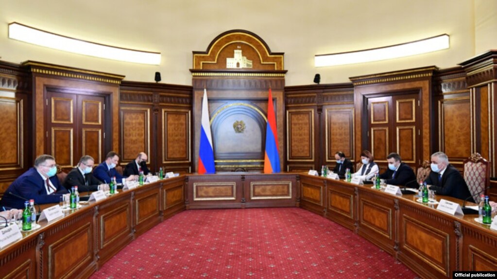 Հայաստանի և Ռուսաստանի փոխվարչապետերը քննարկել են եռակողմ աշխատանքային խմբի գործունեությանն առնչվող հարցեր