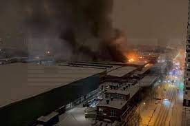 Մոսկվայում այրվում է մասնագիտացված ավտոգործարան