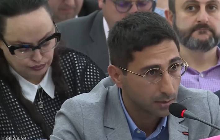 Պարոն Ավինյան, Դուք պատմության մեջ կմտնեք որպես թանկացումների քաղաքապետ. Ավագանու անդամ