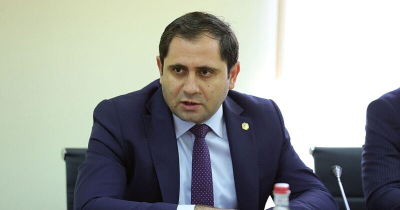 ՊՆ աշխատողներին sms-ով հրահանգվել է լայքել եւ տարածել Սուրեն Պապիկյանի գրառումները. «Հրապարակ»