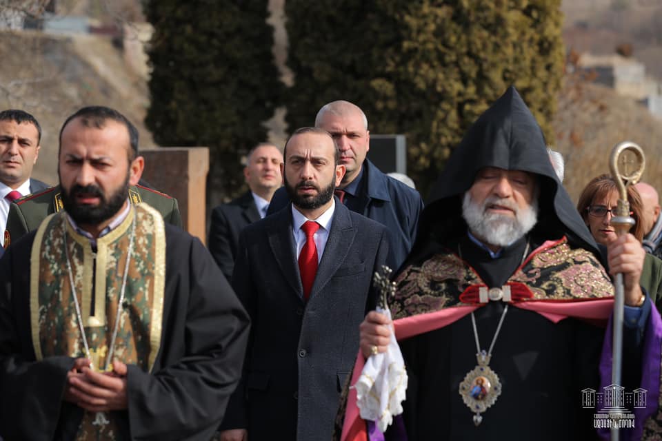 Արարատ Միրզոյանը Վանաձորում հարգանքի տուրք է մատուցել Արցախի հերոսամարտի նահատակների հիշատակին