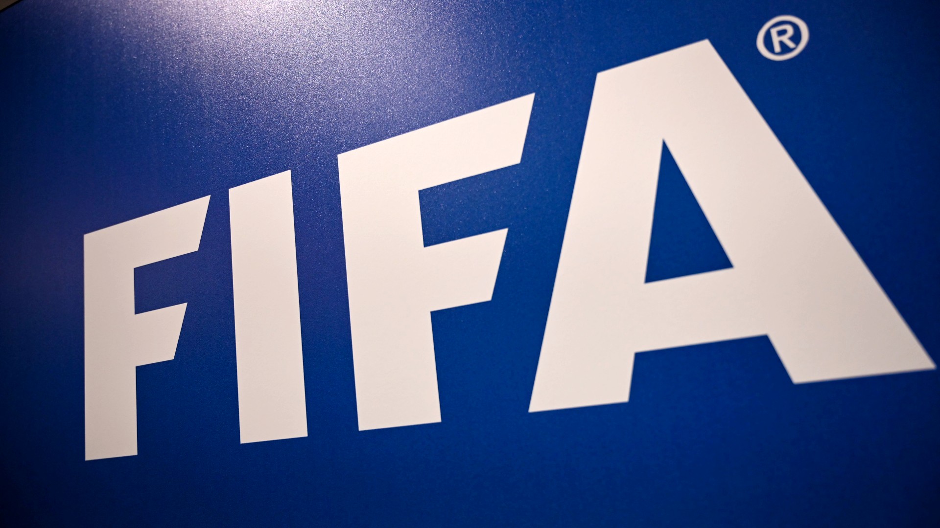 ՖԻՖԱ-ն օտարերկրյա ֆուտբոլիստներին և մարզիչներին թույլատրել է խզել պայմանագրերը Ռուսաստանի պրեմիեր լիգայի ակումբների հետ