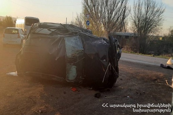 Երևան-Մեղրի ավտոճանապարհին ավտոմեքենան շրջվել է․ կա զոհ և 3 տուժած (լուսանկարներ)