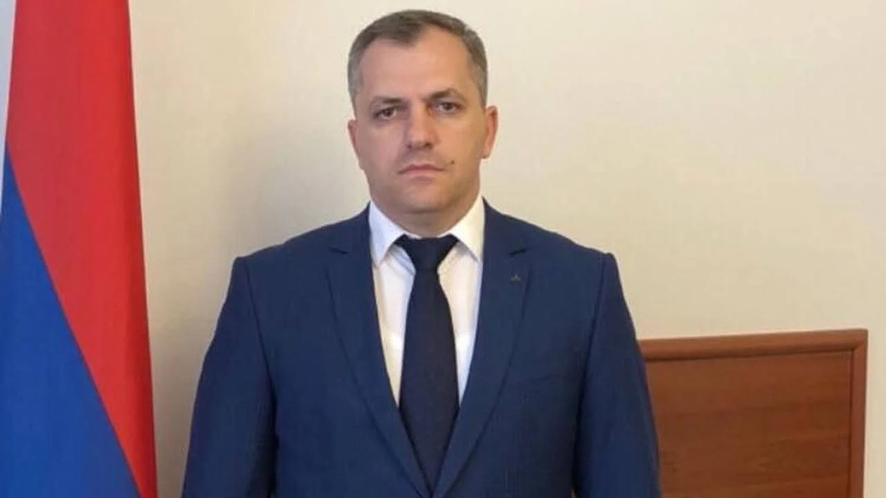 Առգրավել են Արցախի նախագահի հեռախոսը. Ռոման Երիցյան
