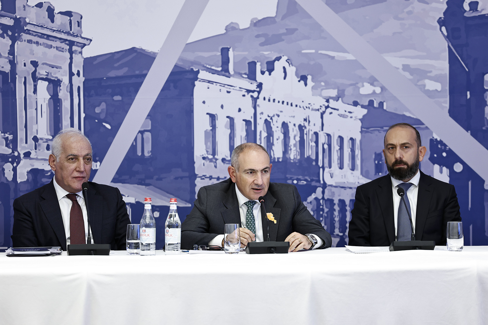 Վարչապետը և նախագահը հանդիպում են ունեցել ԱԳՆ ղեկավար կազմի և արտերկրում դիվանագիտական ներկայացուցչությունների ղեկավարների հետ