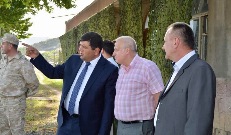 Посол России ознакомился со службой российских пограничников в Сюнике