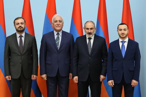 Պապոյանը և Հայրապետյանը երդվել են հավատարիմ մնալ Կառավարության անդամի բարձր կոչմանը