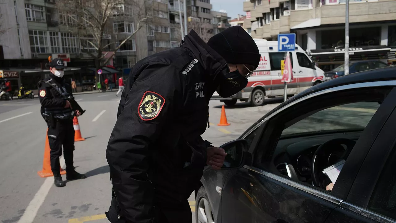Ստամբուլում գնդակոծվել է Էրդողանի կուսակցության գրասենյակը