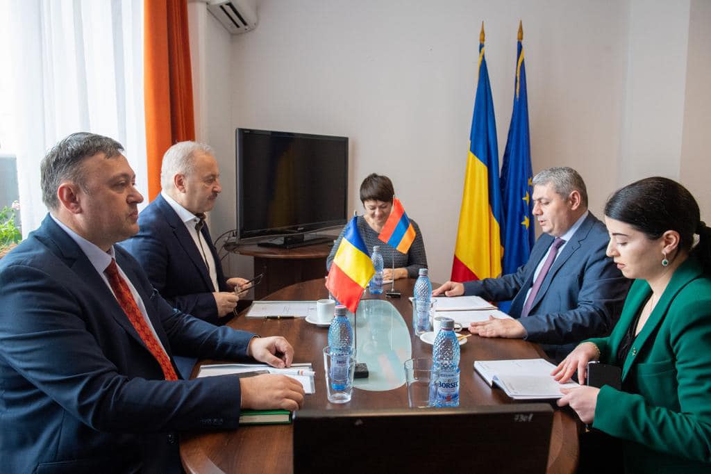 Դեսպան Մինասյանը Վասիլե Դինկուին է ներկայացրել Արցախում ստեղծված իրավիճակը
