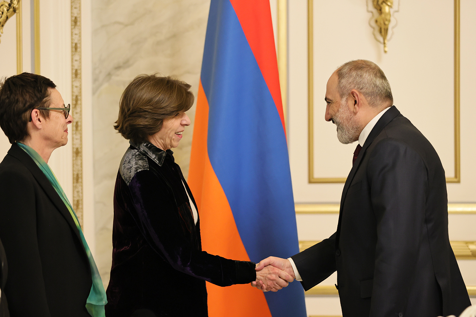 Премьер-министр Пашинян принял министра иностранных дел Франции Катрин Колонну