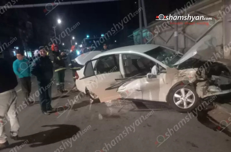 Երևանում բախվել են Mercedes E320-ն ու Nissan Tida-ն. վարորդները հոսպիտալացվել են