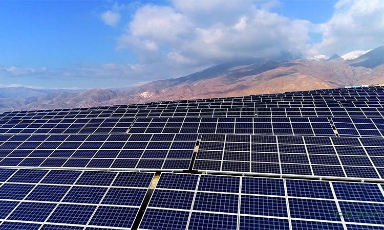 Արևային կայանը, որը կառուցվել է Երևանյան լճի վրա, առաջին լողացող կայանն է ՀՀ-ում. գեներացված էներգիան կսպառեն մեր ՀՈԱԿ-ները. Ավինյան