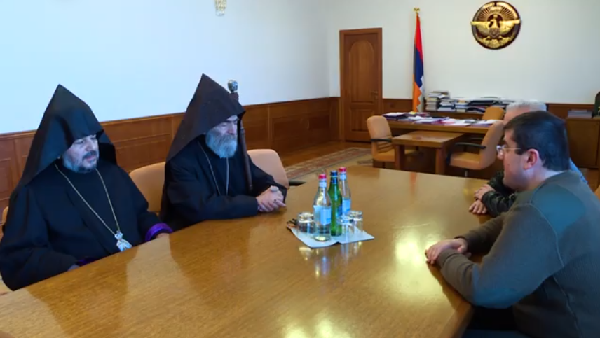 Արայիկ Հարությունյանն ընդունել է Արցախի թեմի առաջնորդին և Պարգև Սրբազանին