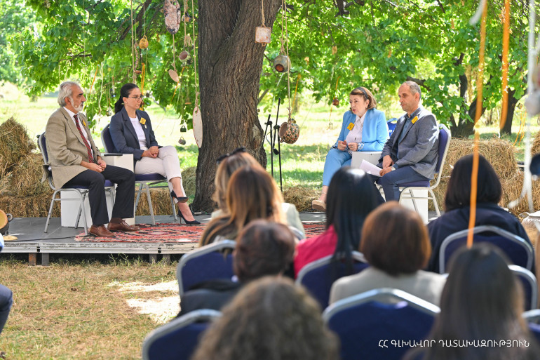 Եթե ասել ես, որ գալու ես, ուրեմն պետք է գաս. պետք է գաս, որովհետև քեզ սպասում են. Գլխավոր դատախազը Խարբերդի մասնագիտացված մանկատանը մասնակցել է համաժողովի