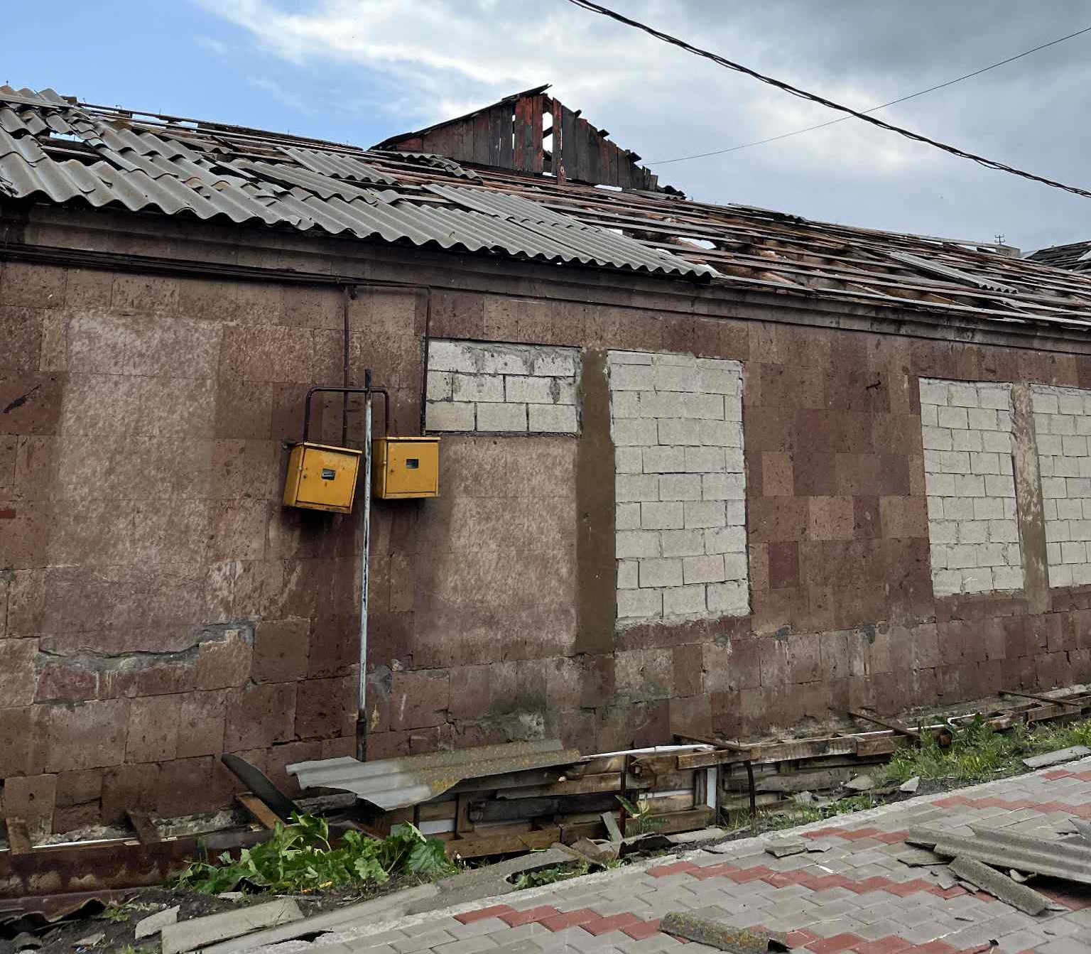 Ապարանում տորնադոյի հետեւանքով 4 անձ թեթև վնասվածքներով դիմել է բուժօգնության