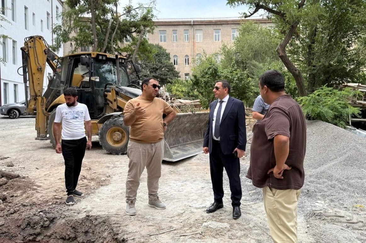 Քաղաքաշինության կոմիտեի նախագահը շինարարական ծրագրերը վերահսկելու նպատակով չնախատեսված այց է կատարել