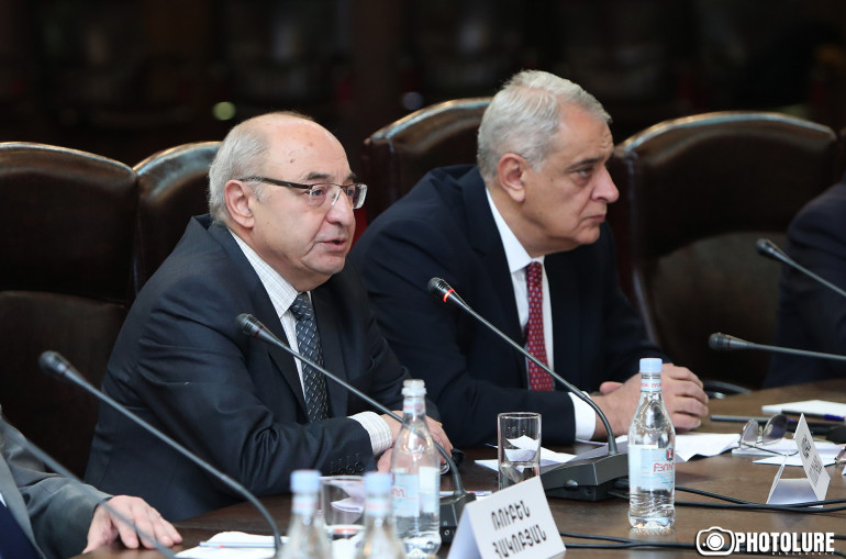 Երբեք Հայաստանն այսքան բզկտված չեմ տեսել. Վազգեն Մանուկյանի ելույթը իր նախաձեռնած հավաքին