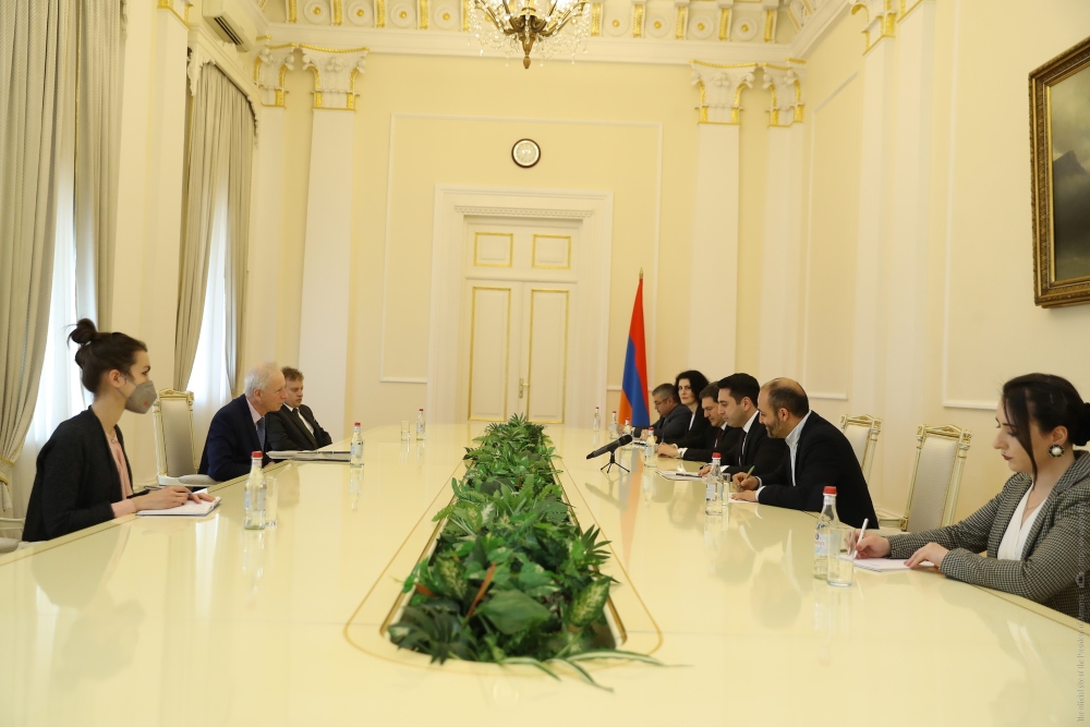 Ալեն Սիմոնյանն ընդունել է Եվրոպական միությունում և Եվրոպայում Կանադայի հատուկ բանագնացին