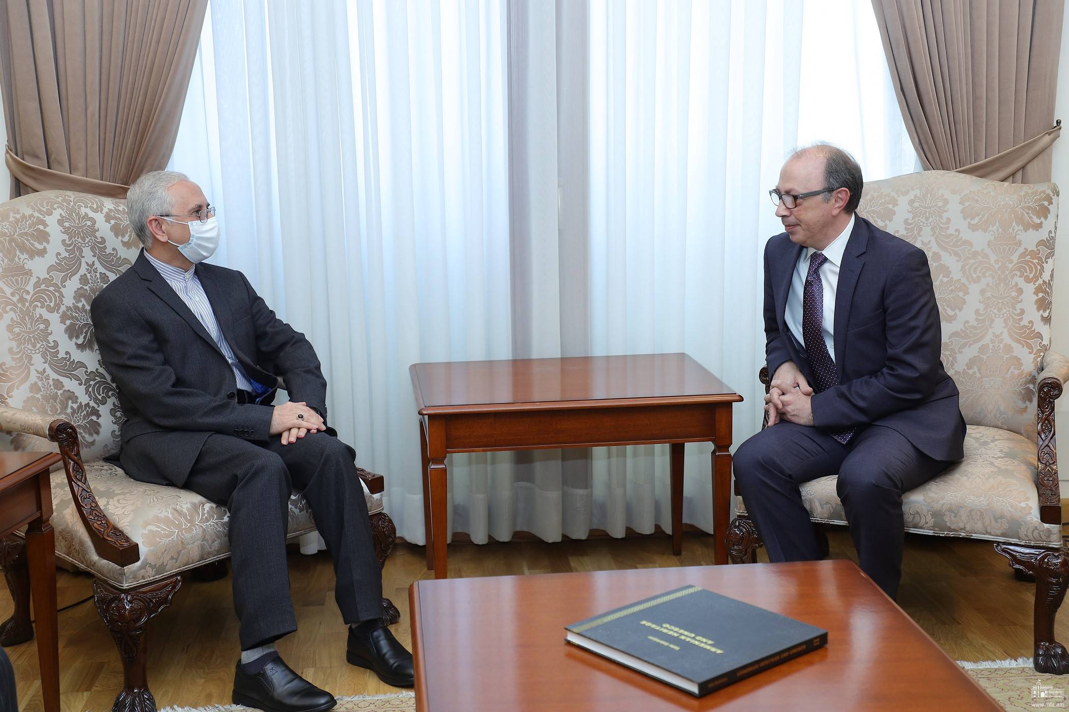 Արա Այվազյանն Իրանի դեսպանի հետ քննարկել է Ադրբեջանի սադրիչ գործողությունների հետևանքով սահմանամերձ մարզերում ստեղծված իրադրությունը