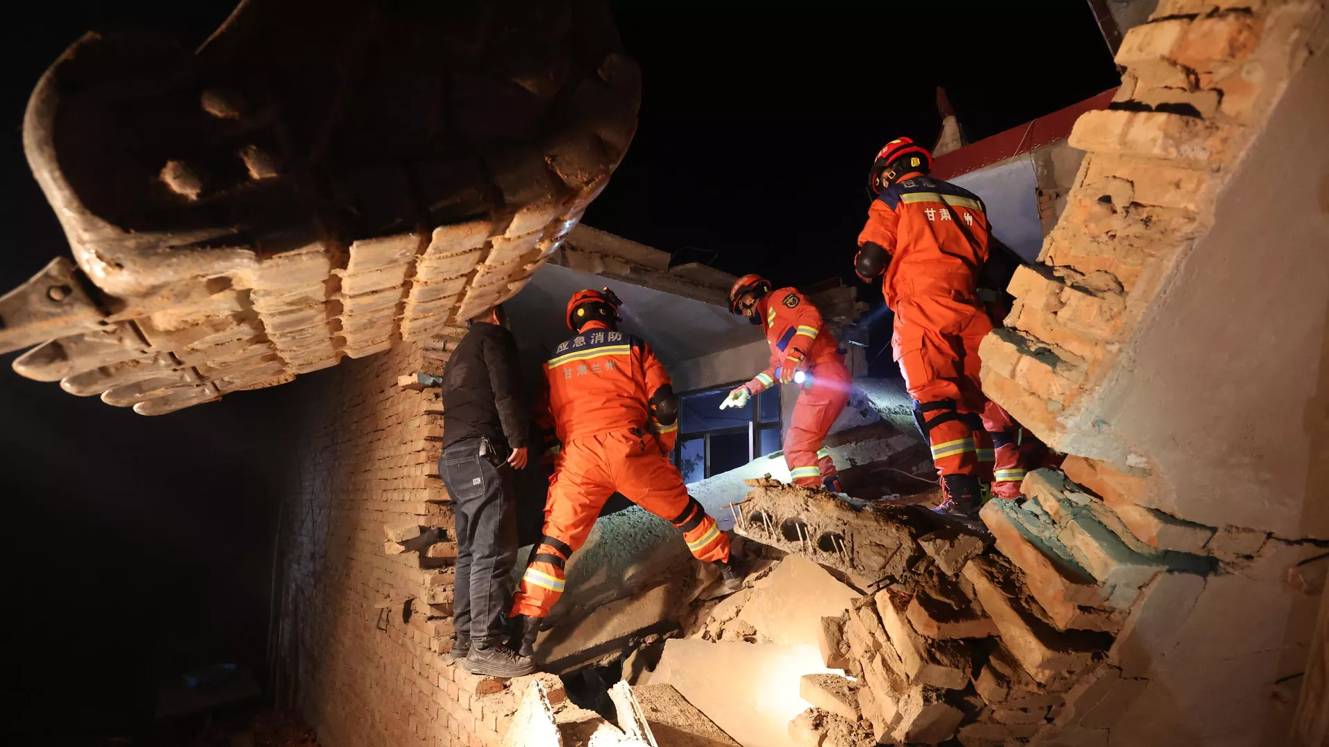 Землетрясение в Китае: число погибших выросло до 116