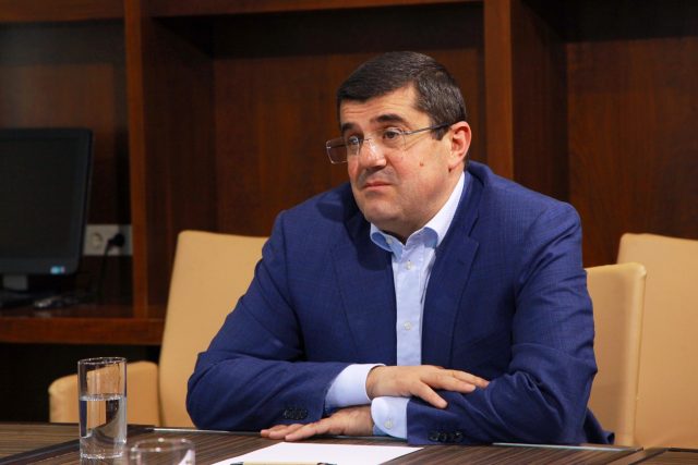 ԱՀ նախագահը Մոսկվայում էր․ Ի՞նչ հարցեր են քննարկվել պատկան մարմինների հետ