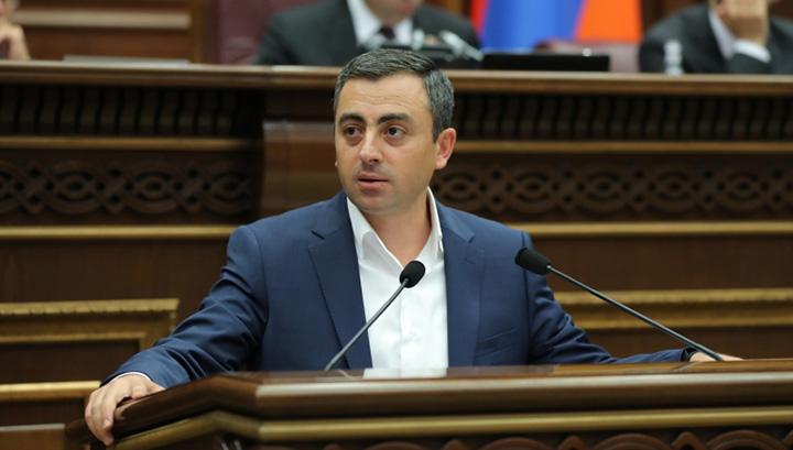 Իշխանությունները պարտավոր են օր առաջ հստակ, առանց աճպարարության հայտարարել իրենց պաշտոնական դիրքորոշումը ԼՂ հիմնախնդրի վերաբերյալ. Սաղաթելյան
