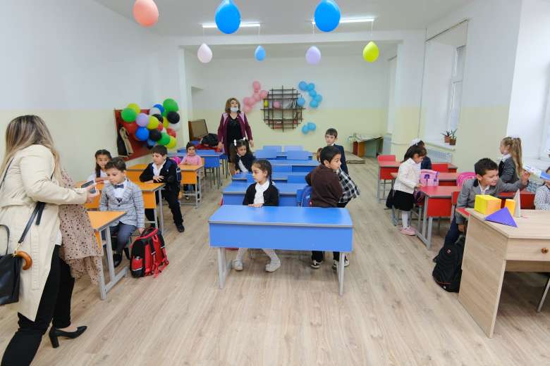 Նորոգվել և հանդիսավորությամբ բացվել է Գյումրիի թիվ 27 դպրոցը