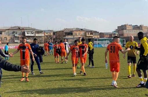 ՀՖՖ-ն, չնայած իր նախընտրական խոստումներին, մինչև օրս չի ստեղծել Պրոֆեսիոնալ լիգա․ «Շիրակ»