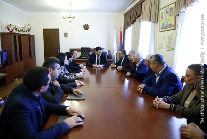 Հրաչյա Սարգսյանը ներկայացրել է Աջափնյակ վարչական շրջանի նոր ղեկավարին