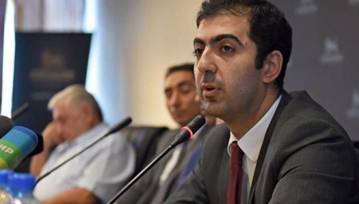 ԳՇ պետը կշարունակի պաշտոնավարել, քանի որ ՀՀ նախագահն իրավասու չէ նրան հեռացնել պաշտոնից, իսկ հրամանագիր չստորագրելը չի առաջացնում դրա՝ իրավունքի ուժով ուժի մեջ մտնելը. Արամ Օրբելյանի վերլուծությունը