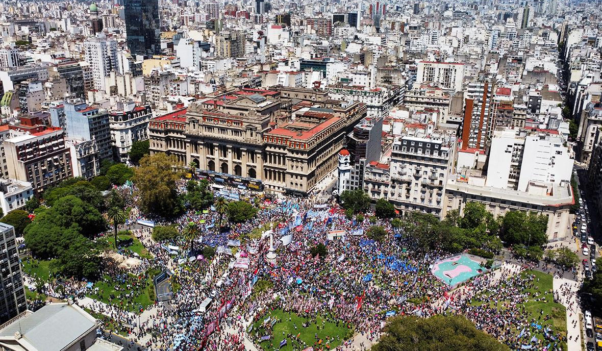 Արգենտինայում զանգվածային ցույցեր են սկսվել նոր իշխանությունների քաղաքականության դեմ