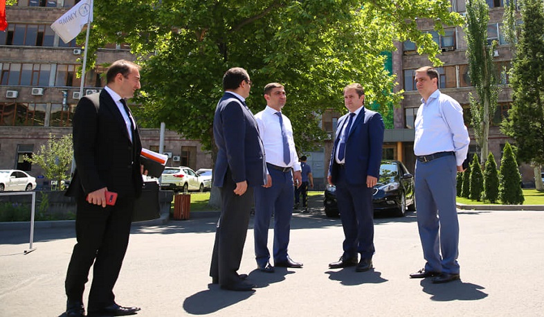 Հայկ Չոբանյանն այցելել է Երևանի մաթեմատիկական մեքենաների գործարան