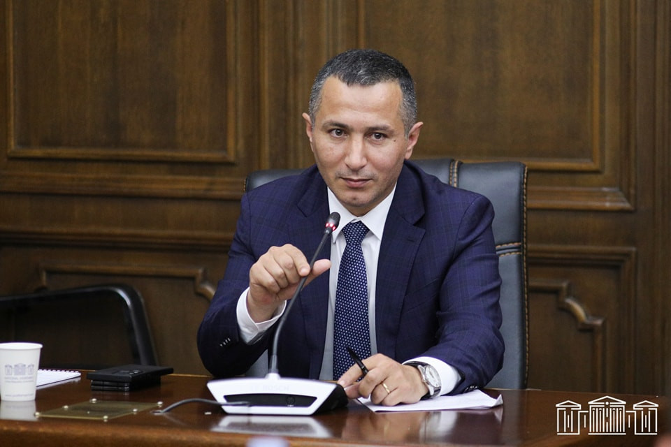 Գեղարքունիքից Սյունիք գնացած մարզպետն ու նրա ունեցվածքը. «Ժողովուրդ»