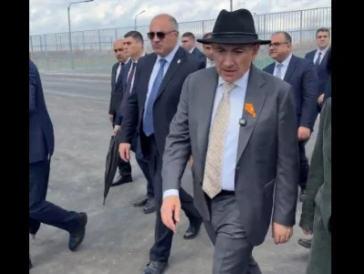 «Չե՛մ հաշտվելու ձեր հետ, դպրոցները փակում եք, երեխեքին ո՞ւր տանենք». Վեճ Փաշինյանի և քաղաքացու միջև