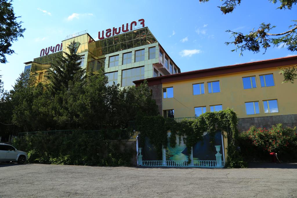 Հրդեհ՝ «Ոսկու աշխարհ»-ում. Դեպքի վայր է մեկնել 6 մարտական հաշվարկ