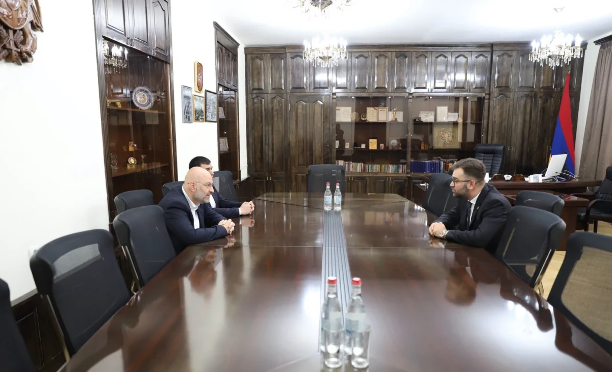 Շիրակի մարզպետն ու ՏԿԵ փոխնախարարը քննարկել են ներմարզային ուղևորափոխադրումների կազմակերպման խնդիրները