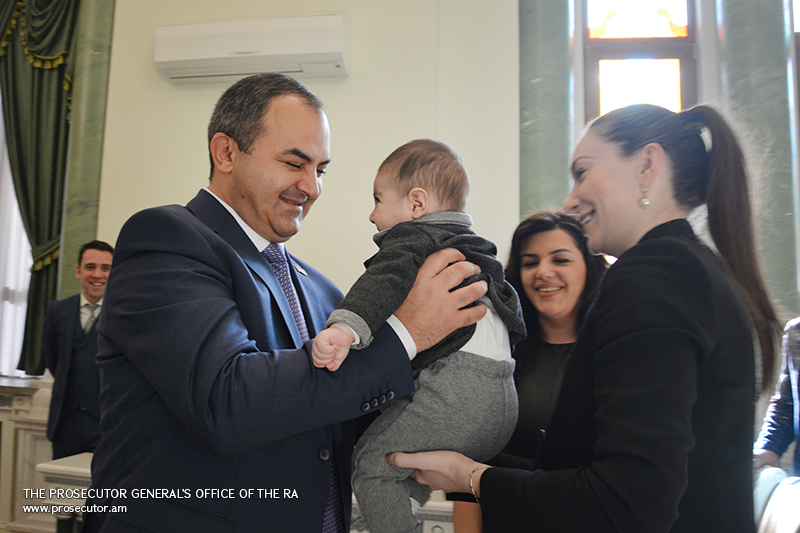 Արթուր Դավթյանը հանդիպել է զավակներ ունեցած դատախազության համակարգի աշխատակիցներին