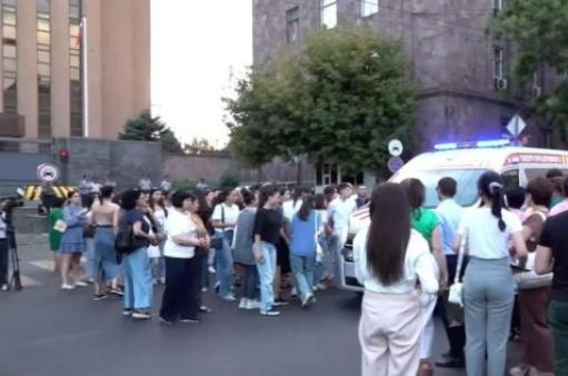 Իրազեկման ակցիա Երևանի փողոցներում՝ ի նշան ադրբեջանցիների կողմից արցախցիների առևանգման դեպքի