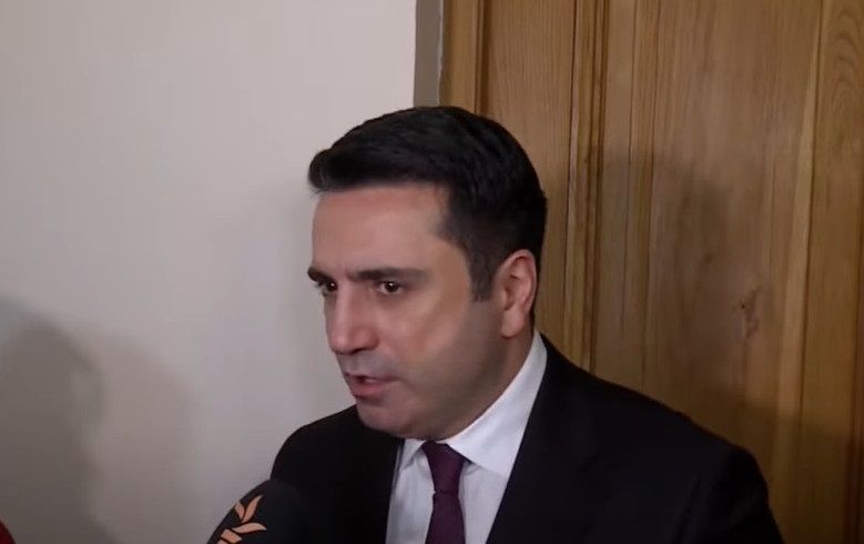 Վարչությունը որոշում ունի՝ յուրաքանչյուրը, որը լրատվամիջոցներին մեր գործընկերներից մեկի դեմ նյութ կպատվիրի, կզրկվի պաշտոնից. Սիմոնյան