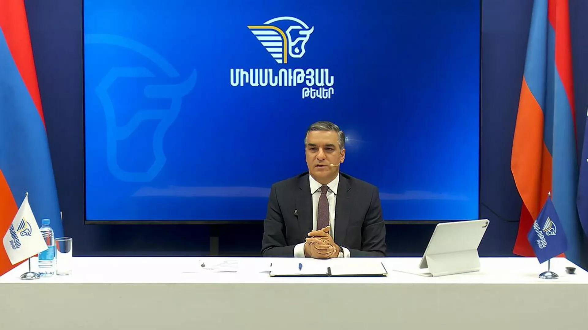 Մեկ մարդու համար Սահմանադրություն փոխելն անընդունելի է․ Արման Թաթոյան