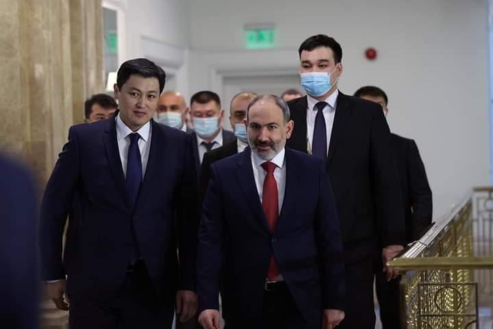 Նիկոլ Փաշինյանը հանդիպել է Ղրղզստանի նորանշանակ վարչապետի հետ