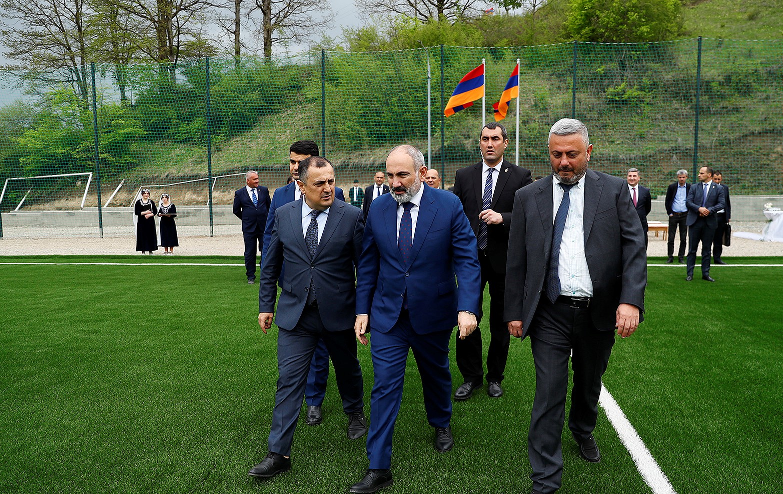 Չորաթանում ՀՀ վարչապետը ներկա է գտնվել նորակառույց մարզադաշտի բացմանը
