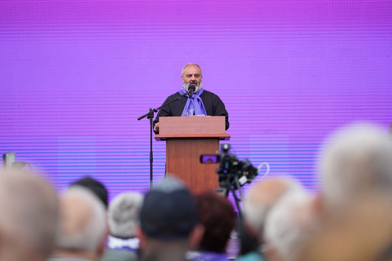 Անցումային կառավարությունը պիտի գործի օրակարգային հստակ երեք ուղղություններով․ Բագրատ Սրբազանը թվարկեց դրանք