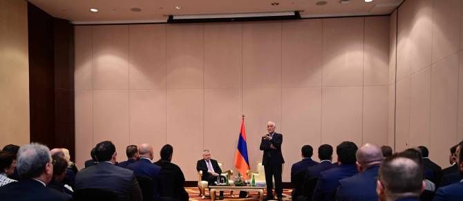 ՀՀ նախագահը ԱՄԷ֊ի հայ համայնքին ներկայացրեց Հայաստանի շուրջ ստեղծված իրավիճակը