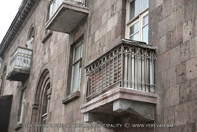 Ողբերգական դեպք Երևանում․ 2 քաղաքացի պատշգամբից անզգուշաբար ցած են ընկել․ ՌԴ քաղաքացին մահացել է․ կա վիրավոր