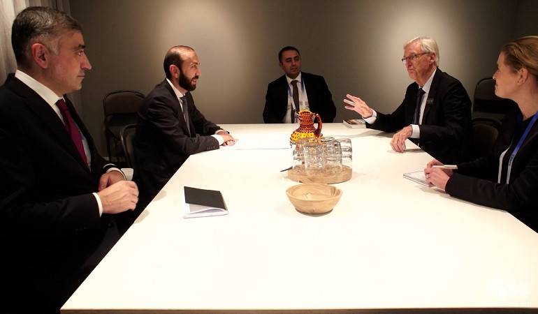 Արարատ Միրզոյանը հանդիպել է Նիդերլանդների ԱԳ նախարար Բեն Կնապենի հետ